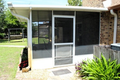 Welcome to this beautifully maintained all-brick ranch-style - photo 31