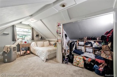 LOCATION, LOCATION, LOCATION, CLEAN UPDDATED 4 BDRM, 2 FULL BATH - photo 37