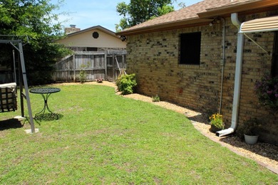 Welcome to this beautifully maintained all-brick ranch-style - photo 39