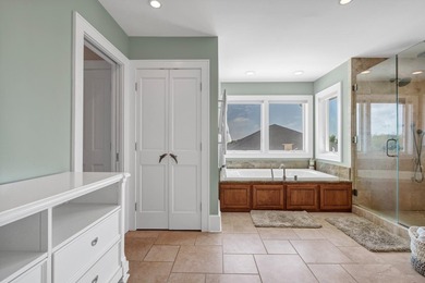 Spacious custom-built quality home offering OUTSTANDING OCEAN - photo 47