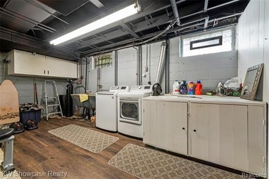 LOCATION, LOCATION, LOCATION, CLEAN UPDDATED 4 BDRM, 2 FULL BATH - photo 47