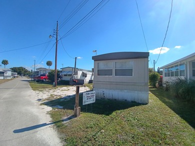 Lake Home For Sale in Okeechobee, Florida