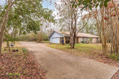Come see this spacious home with Acreage Close to Town! Bonus! - photo 2