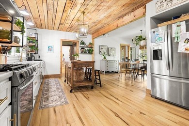 Completely renovated and full of character! This one of a kind - photo 10