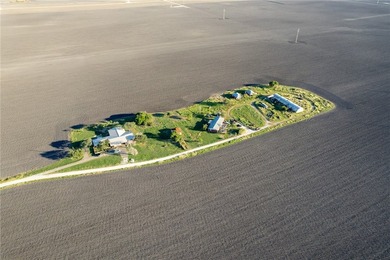 Approx 300 acres of farmland with 2 residences perfect for - photo 2