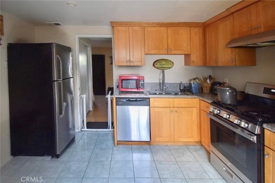 Welcome to this beautifully upgraded and exceptionally spacious - photo 13
