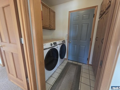 Your forever home awaits in this beautifully maintained - photo 17