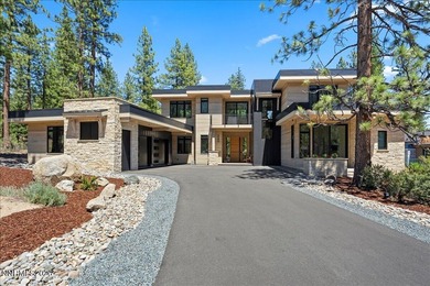 Experience elevated mountain living in this exceptional Mountain - photo 2