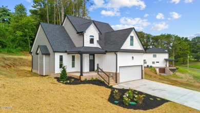 Douglas Lake Home For Sale in Dandridge Tennessee