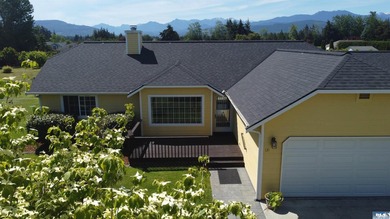 Your forever home awaits in this beautifully maintained - photo 32