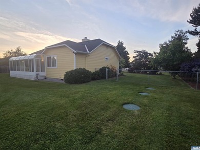 Your forever home awaits in this beautifully maintained - photo 36