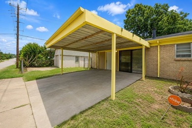 Welcome to 4028 Shawnee Trail-a home that gives you the space - photo 3