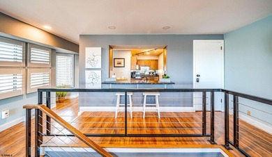 Beautifully updated 4-bedroom, 2.5-bath BEACHFRONT Townhouse - photo 7