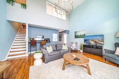 Beautifully updated 4-bedroom, 2.5-bath BEACHFRONT Townhouse - photo 10