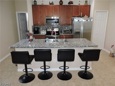 MOVE IN READY AND EXTREMELY CLEAN! PICTURE PERFECT! ~ This - photo 15