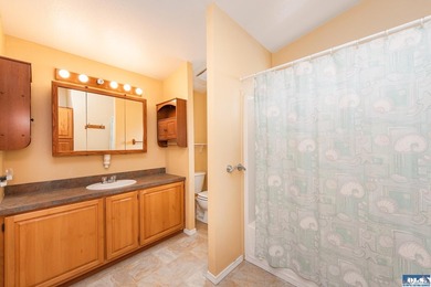 Lovely home with partial views of the Mountains and the Strait - photo 16