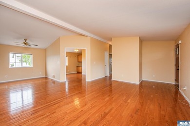Lovely home with partial views of the Mountains and the Strait - photo 20