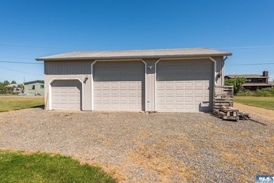 Lovely home with partial views of the Mountains and the Strait - photo 25
