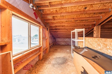 Lovely home with partial views of the Mountains and the Strait - photo 27