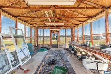 Lovely home with partial views of the Mountains and the Strait - photo 31