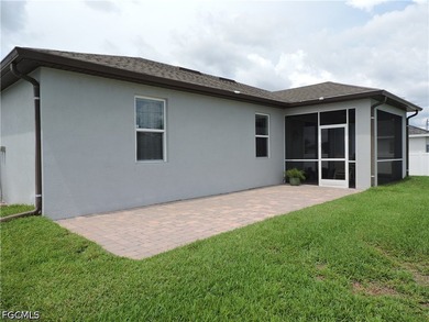 MOVE IN READY AND EXTREMELY CLEAN! PICTURE PERFECT! ~ This - photo 33