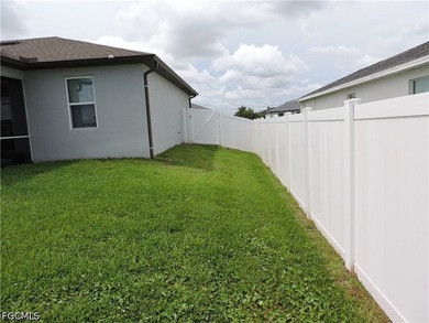 MOVE IN READY AND EXTREMELY CLEAN! PICTURE PERFECT! ~ This - photo 37