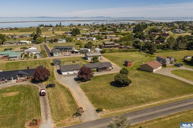Lovely home with partial views of the Mountains and the Strait - photo 40