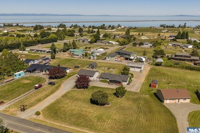Lovely home with partial views of the Mountains and the Strait - photo 43