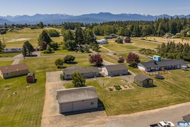 Lovely home with partial views of the Mountains and the Strait - photo 45