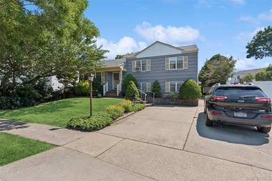 602 Syracuse, a tremendous Split style home perfectly situated - photo 2