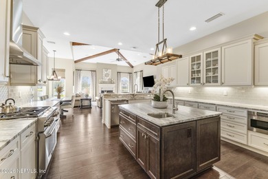 Contemporary Italian Villa set on just over 3/4 acre in - photo 11