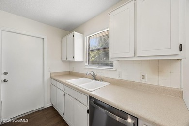 Ready for a quick move-in! This home offers tiled flooring - photo 18