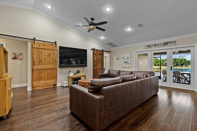 A rare 12-ACRE PRIVATE ESTATE offering exceptional luxury and - photo 18