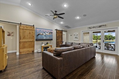 A rare 12-ACRE PRIVATE ESTATE offering exceptional luxury and - photo 19