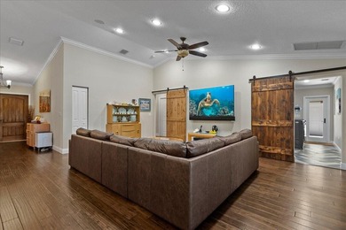 A rare 12-ACRE PRIVATE ESTATE offering exceptional luxury and - photo 21