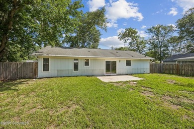 Ready for a quick move-in! This home offers tiled flooring - photo 38