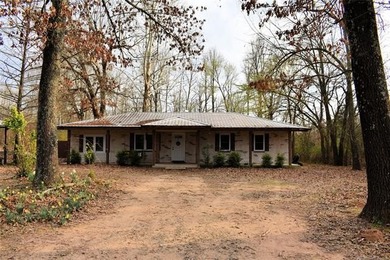 Kiamichi River Home For Sale in Antlers Oklahoma