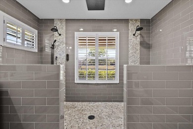 A rare 12-ACRE PRIVATE ESTATE offering exceptional luxury and - photo 42