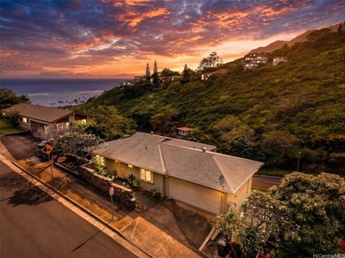 Located in highly desirable Waialae Iki neighborhood on Oahu - photo 2