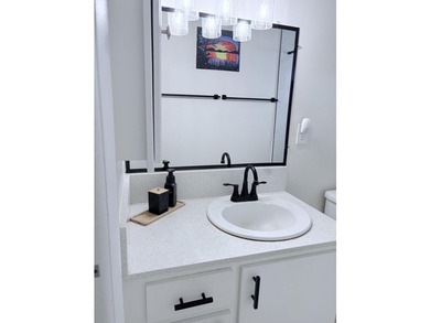 Welcome to this charming one-bedroom, one-and-a-half-bath - photo 11