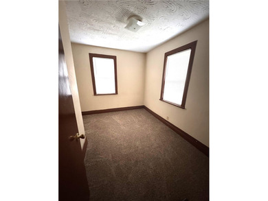 Excellent investment opportunity or owner occupant duplex in the - photo 13