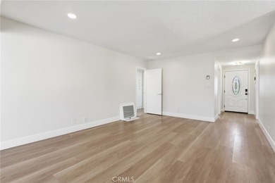 Location, location, location! Welcome to this beautifully - photo 4