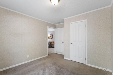 Enjoy the space, convenience, and flexibility of North Central - photo 22
