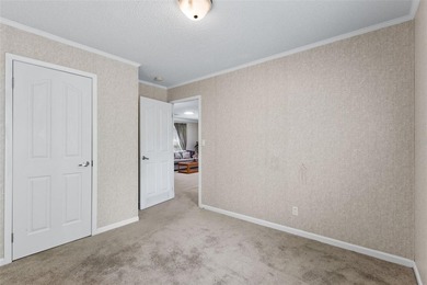 Enjoy the space, convenience, and flexibility of North Central - photo 25