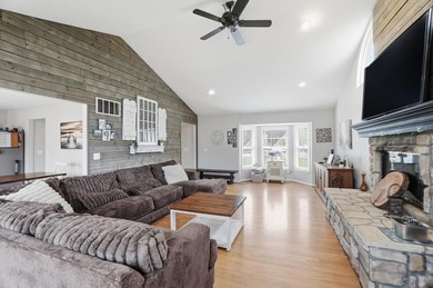 Welcome home to this beautiful 4-bedroom, 3 full bath retreat - photo 9