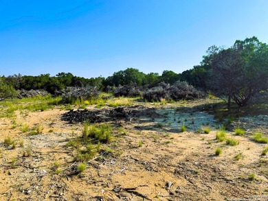 Lake Medina Lot For Sale in Lakehills Texas