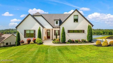Riverfront property with an upscale in-law suite. Experience - photo 2