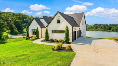 Riverfront property with an upscale in-law suite. Experience - photo 3
