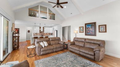 Riverfront property with an upscale in-law suite. Experience - photo 5