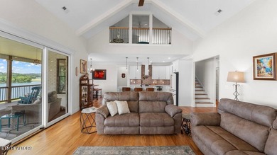 Riverfront property with an upscale in-law suite. Experience - photo 7